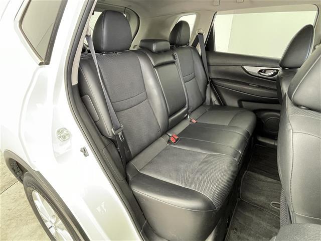 エクストレイル 20Xt エマージェンシーブレーキパッケージ 純正ナビ アラウンドビューモニター レーダークルーズコントロール パワーバックドア LEDライト シートヒーター 純正17インチAW ステアリングリモコン デジタルインナーミラー スマートキー 禁煙車(18枚目)