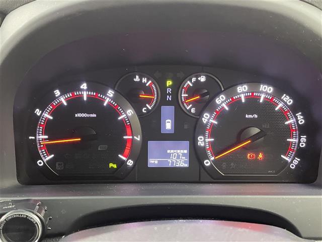 ヴェルファイア ２．４Ｚ　ゴールデンアイズ　フリップダウンモニター　純正８インチナビ　バックカメラ　両側パワースライドドア　クルーズコントロール　ＨＩＤオートライト　ハーフレザーシート　オットマン　パワーバックドア　スマートキー　ＥＴＣ　禁煙車（9枚目）