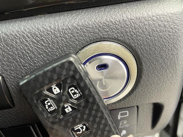 ヴェルファイア ２．４Ｚ　ゴールデンアイズ　フリップダウンモニター　純正８インチナビ　バックカメラ　両側パワースライドドア　クルーズコントロール　ＨＩＤオートライト　ハーフレザーシート　オットマン　パワーバックドア　スマートキー　ＥＴＣ　禁煙車（10枚目）