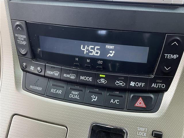 ヴェルファイア ２．４Ｚ　ゴールデンアイズ　フリップダウンモニター　純正８インチナビ　バックカメラ　両側パワースライドドア　クルーズコントロール　ＨＩＤオートライト　ハーフレザーシート　オットマン　パワーバックドア　スマートキー　ＥＴＣ　禁煙車（16枚目）