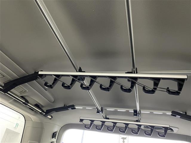 ヴェルファイア ２．４Ｚ　ゴールデンアイズ　フリップダウンモニター　純正８インチナビ　バックカメラ　両側パワースライドドア　クルーズコントロール　ＨＩＤオートライト　ハーフレザーシート　オットマン　パワーバックドア　スマートキー　ＥＴＣ　禁煙車（17枚目）