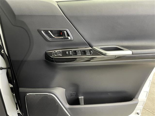 ヴェルファイア ２．４Ｚ　ゴールデンアイズ　フリップダウンモニター　純正８インチナビ　バックカメラ　両側パワースライドドア　クルーズコントロール　ＨＩＤオートライト　ハーフレザーシート　オットマン　パワーバックドア　スマートキー　ＥＴＣ　禁煙車（27枚目）