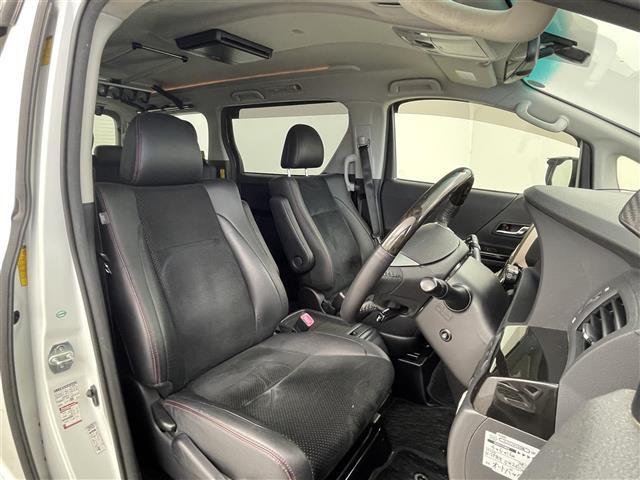 ヴェルファイア ２．４Ｚ　ゴールデンアイズ　フリップダウンモニター　純正８インチナビ　バックカメラ　両側パワースライドドア　クルーズコントロール　ＨＩＤオートライト　ハーフレザーシート　オットマン　パワーバックドア　スマートキー　ＥＴＣ　禁煙車（31枚目）