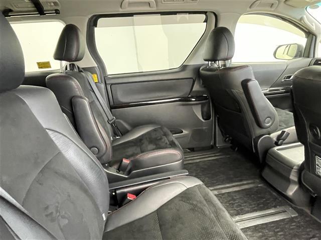 ヴェルファイア ２．４Ｚ　ゴールデンアイズ　フリップダウンモニター　純正８インチナビ　バックカメラ　両側パワースライドドア　クルーズコントロール　ＨＩＤオートライト　ハーフレザーシート　オットマン　パワーバックドア　スマートキー　ＥＴＣ　禁煙車（33枚目）