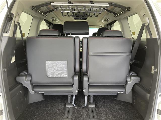 ヴェルファイア ２．４Ｚ　ゴールデンアイズ　フリップダウンモニター　純正８インチナビ　バックカメラ　両側パワースライドドア　クルーズコントロール　ＨＩＤオートライト　ハーフレザーシート　オットマン　パワーバックドア　スマートキー　ＥＴＣ　禁煙車（40枚目）