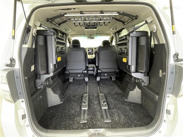 ヴェルファイア ２．４Ｚ　ゴールデンアイズ　フリップダウンモニター　純正８インチナビ　バックカメラ　両側パワースライドドア　クルーズコントロール　ＨＩＤオートライト　ハーフレザーシート　オットマン　パワーバックドア　スマートキー　ＥＴＣ　禁煙車（41枚目）