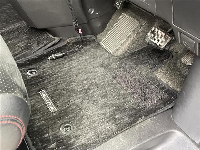 ヴェルファイア ２．４Ｚ　ゴールデンアイズ　フリップダウンモニター　純正８インチナビ　バックカメラ　両側パワースライドドア　クルーズコントロール　ＨＩＤオートライト　ハーフレザーシート　オットマン　パワーバックドア　スマートキー　ＥＴＣ　禁煙車（43枚目）