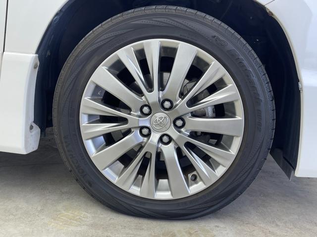 ヴェルファイア ２．４Ｚ　ゴールデンアイズ　フリップダウンモニター　純正８インチナビ　バックカメラ　両側パワースライドドア　クルーズコントロール　ＨＩＤオートライト　ハーフレザーシート　オットマン　パワーバックドア　スマートキー　ＥＴＣ　禁煙車（66枚目）