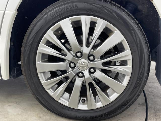 ヴェルファイア ２．４Ｚ　ゴールデンアイズ　フリップダウンモニター　純正８インチナビ　バックカメラ　両側パワースライドドア　クルーズコントロール　ＨＩＤオートライト　ハーフレザーシート　オットマン　パワーバックドア　スマートキー　ＥＴＣ　禁煙車（68枚目）