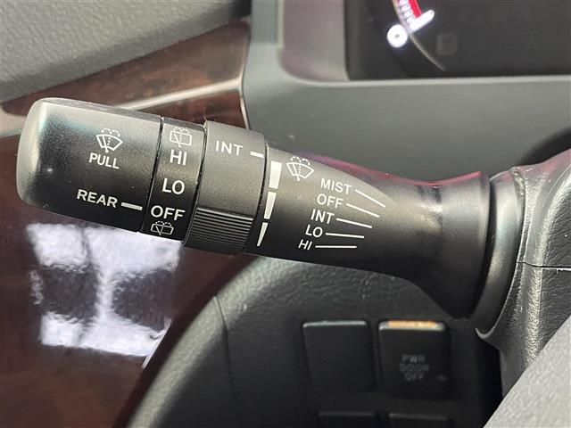 ヴェルファイア ２．４Ｚ　フリップダウンモニター　純正７インチナビ　バックカメラ　両側パワースライドドア　ＨＩＤオートライト　純正１８インチアルミホイール　ステアリングリモコン　ドライブレコーダー　ＥＴＣ　スマートキー　禁煙車（8枚目）