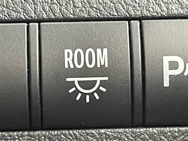 ヴェルファイア ２．４Ｚ　フリップダウンモニター　純正７インチナビ　バックカメラ　両側パワースライドドア　ＨＩＤオートライト　純正１８インチアルミホイール　ステアリングリモコン　ドライブレコーダー　ＥＴＣ　スマートキー　禁煙車（19枚目）