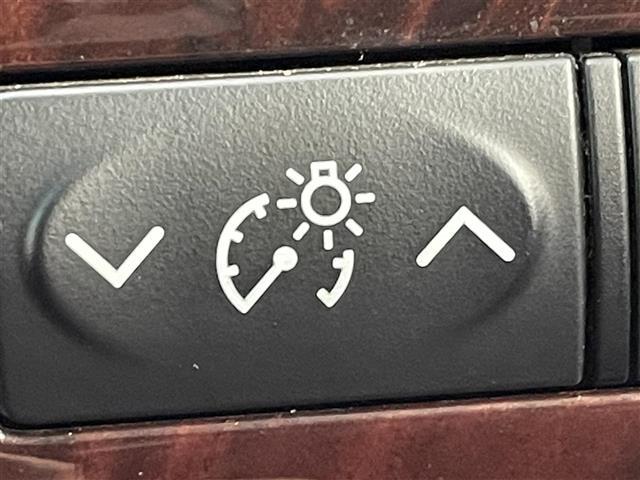 ヴェルファイア ２．４Ｚ　フリップダウンモニター　純正７インチナビ　バックカメラ　両側パワースライドドア　ＨＩＤオートライト　純正１８インチアルミホイール　ステアリングリモコン　ドライブレコーダー　ＥＴＣ　スマートキー　禁煙車（20枚目）