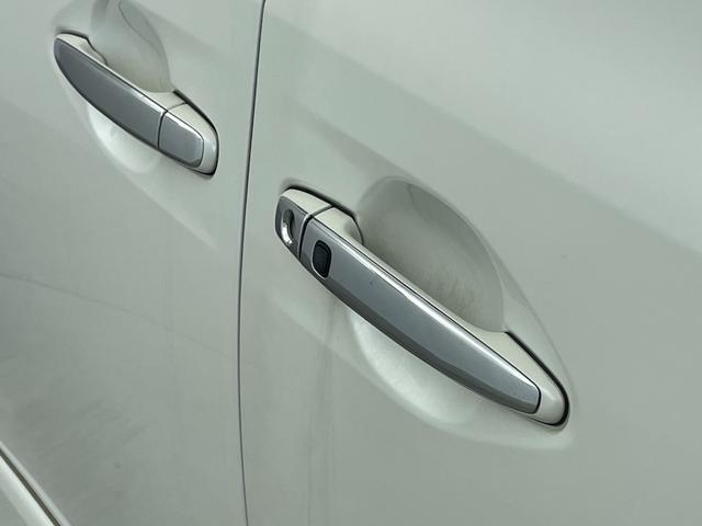 ヴェルファイア ２．４Ｚ　フリップダウンモニター　純正７インチナビ　バックカメラ　両側パワースライドドア　ＨＩＤオートライト　純正１８インチアルミホイール　ステアリングリモコン　ドライブレコーダー　ＥＴＣ　スマートキー　禁煙車（56枚目）