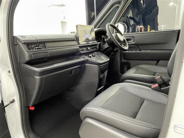 ステップワゴン e:HEVスパーダ 登録済未使用車 純正11インチナビ バックカメラ 両側パワースライドドア アダプティブクルーズコントロール シートヒーター 純正16インチAW ステアリングリモコン コーナーセンサー プッシュスタート(21枚目)