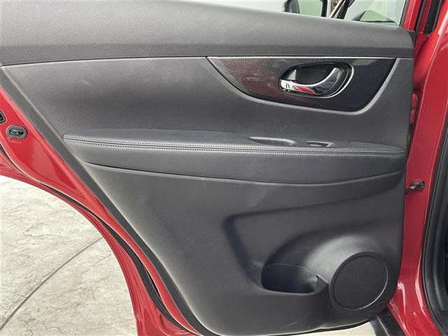 エクストレイル 20Xtt エマージェンシーブレーキパッケージ 純正7インチナビ アラウンドビューモニター クルーズコントロール HIDオートライト シートヒーター 純正18インチアルミホイール ステアリングリモコン ダウンヒルアシスト スマートキー ETC 禁煙(40枚目)