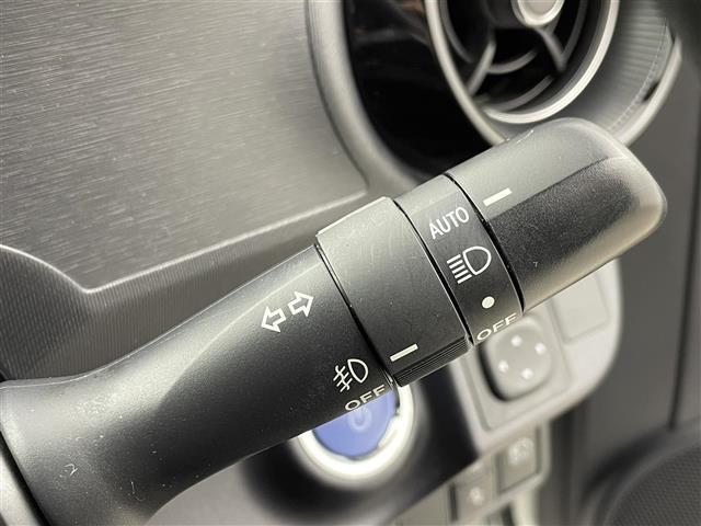 アクア Sスタイルブラック 衝突軽減 社外7インチナビ バックカメラ LEDライト オートマチックハイビーム 純正15インチアルミホイール クリアランスソナー ドライブレコーダー ETC スマートキー プッシュスタート 禁煙車(31枚目)