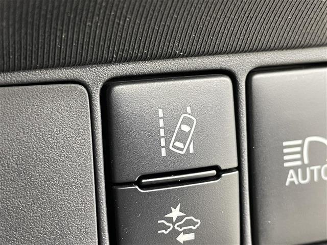 アクア S セーフティセンス 純正オーディオ HIDオ-トライト オートマチックハイビーム 車線逸脱防止警報 横滑防止装置 盗難防止装置 スマートキー オートエアコン 純正フロアマット アイドリングストップ 禁煙(5枚目)