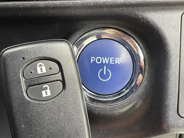 アクア S セーフティセンス 純正オーディオ HIDオ-トライト オートマチックハイビーム 車線逸脱防止警報 横滑防止装置 盗難防止装置 スマートキー オートエアコン 純正フロアマット アイドリングストップ 禁煙(7枚目)