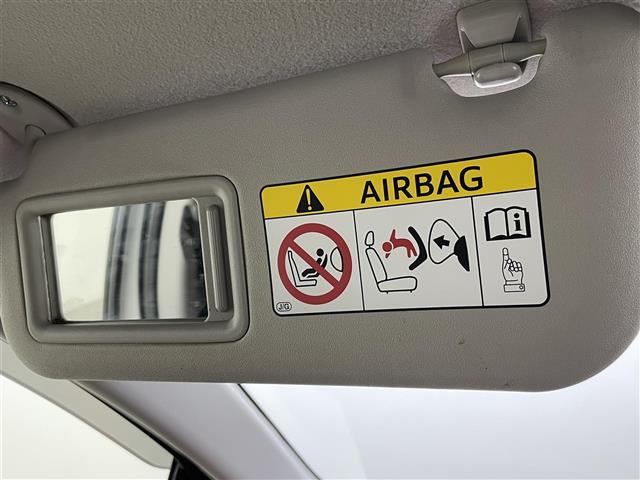 アクア S セーフティセンス 純正オーディオ HIDオ-トライト オートマチックハイビーム 車線逸脱防止警報 横滑防止装置 盗難防止装置 スマートキー オートエアコン 純正フロアマット アイドリングストップ 禁煙(28枚目)