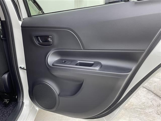 アクア S セーフティセンス 純正オーディオ HIDオ-トライト オートマチックハイビーム 車線逸脱防止警報 横滑防止装置 盗難防止装置 スマートキー オートエアコン 純正フロアマット アイドリングストップ 禁煙(41枚目)