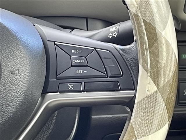 セレナ ハイウェイスターG 禁煙車 7インチ純正ナビ アラウンドビューモニター パーキングアシスト ドライブレコーダー ビルトインETC LEDライト 純正アルミホイール クルコン 両側パワースライドドア プッシュスタート(17枚目)