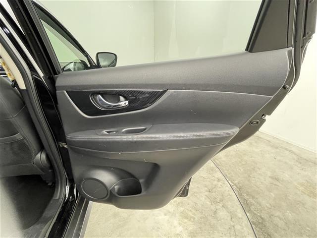 エクストレイル 20Xi 衝突軽減 社外7インチナビ アラウンドビューモニター レーダークルーズコントロール パワーバックドア LEDライト 純正18インチアルミホイール ステアリングリモコン スマートキー ETC 禁煙車(35枚目)