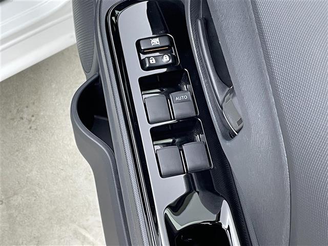 アクア Sスタイルブラック 純正7インチSDナビ 純正ドライブレコーダー クルーズコントロール ステアリングリモコン フルセグTV バックカメラ フォグライト オートライト プッシュスタート スマートキー 電動格納ミラー 禁煙車(25枚目)