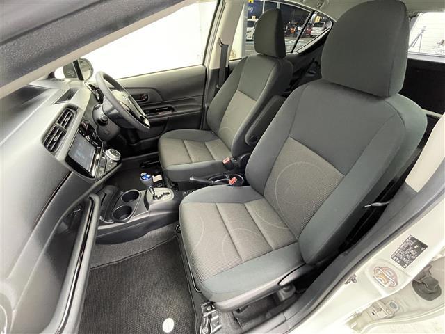 アクア Sスタイルブラック 純正7インチSDナビ 純正ドライブレコーダー クルーズコントロール ステアリングリモコン フルセグTV バックカメラ フォグライト オートライト プッシュスタート スマートキー 電動格納ミラー 禁煙車(28枚目)