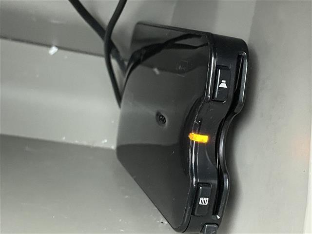 タント Xターボ 純正7インチナビ バックカメラ 片側パワースライドドア オートライト ヘッドライトレベライザー ベンチシート ステアリングリモコン 純正フロアマット スマートキー 盗難防止装置 ABS 禁煙車(8枚目)