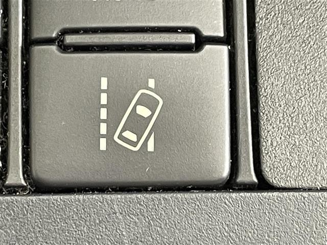 シエンタ G クエロ 衝突被害軽減ブレーキ 純正7インチナビ バックカメラ 両側パワースライドドア LEDライト AHB ハーフレザーシート ステアリングリモコン レーンディパーチャーアラート スマートキー ETC 禁煙車(9枚目)