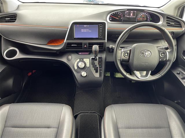 シエンタ G クエロ 禁煙車 純正7インチナビ ビルトインETC アイドリングストップ オートハイビーム オートライト LEDライト 両側パワースライドドア 純正フロアマット バックカメラ プッシュスタート 電格ミラー(2枚目)