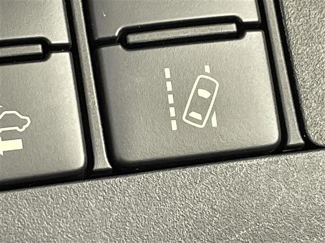 シエンタ G クエロ 禁煙車 純正7インチナビ ビルトインETC アイドリングストップ オートハイビーム オートライト LEDライト 両側パワースライドドア 純正フロアマット バックカメラ プッシュスタート 電格ミラー(10枚目)