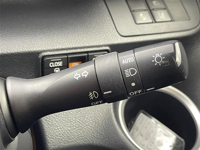 シエンタ G クエロ 禁煙車 純正7インチナビ ビルトインETC アイドリングストップ オートハイビーム オートライト LEDライト 両側パワースライドドア 純正フロアマット バックカメラ プッシュスタート 電格ミラー(16枚目)