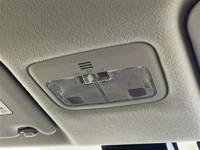 シエンタ G クエロ 禁煙車 純正7インチナビ ビルトインETC アイドリングストップ オートハイビーム オートライト LEDライト 両側パワースライドドア 純正フロアマット バックカメラ プッシュスタート 電格ミラー(20枚目)