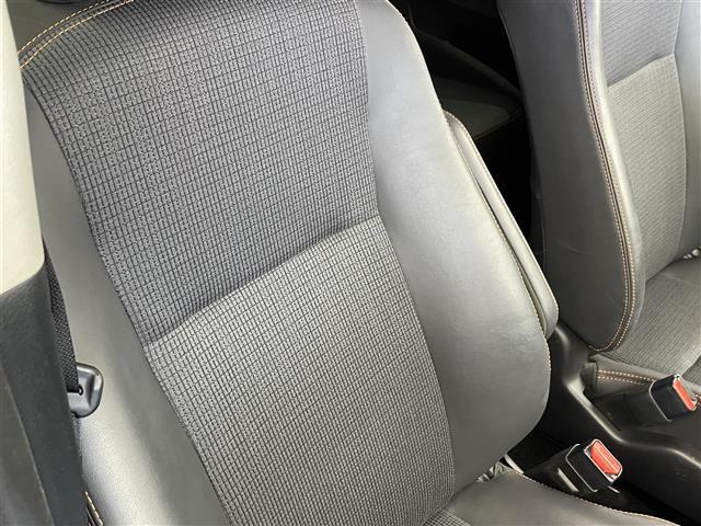 シエンタ G クエロ 禁煙車 純正7インチナビ ビルトインETC アイドリングストップ オートハイビーム オートライト LEDライト 両側パワースライドドア 純正フロアマット バックカメラ プッシュスタート 電格ミラー(27枚目)