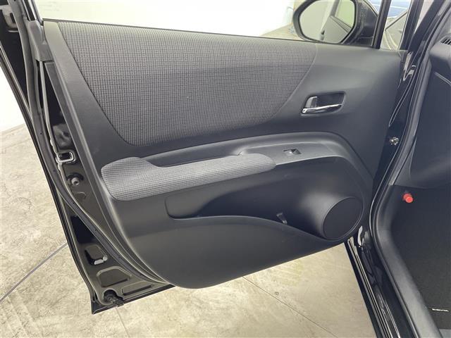 シエンタ G クエロ 禁煙車 純正7インチナビ ビルトインETC アイドリングストップ オートハイビーム オートライト LEDライト 両側パワースライドドア 純正フロアマット バックカメラ プッシュスタート 電格ミラー(40枚目)