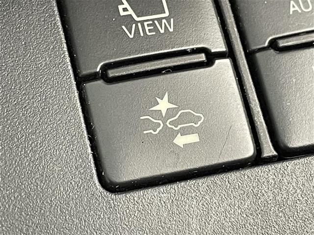 シエンタ Ｇ　クエロ　ＡＬＰＩＮＥ１１インチナビ　パノラミックビューモニター　両側パワースライドドア　ＡＨＢ　ハーフレザー　シートヒーター　ステアリングリモコン　ステアリングヒーター　ドライブレコーダー　ＥＴＣ　禁煙車（12枚目）