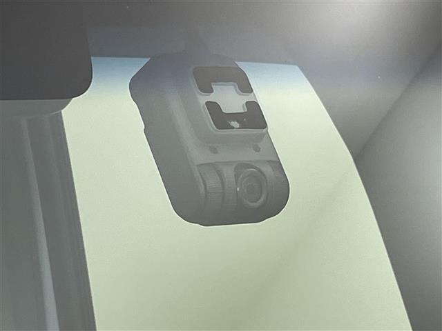 Ｎ－ＢＯＸカスタム Ｇ・Ｌターボホンダセンシング　純正８型ナビ　Ｂカメラ　Ｈセンシング　衝突軽減　レーダークルーズ　ＡＨＢ　ＬＥＤヘッド　ＬＥＤフォグ　パドルシフト　両側パワスラ　ビルトインＥＴＣ　前ドラレコ　プッシュスタート　純正アルミ　禁煙車（10枚目）