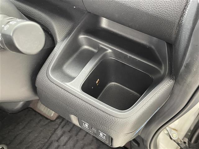 Ｎ－ＢＯＸカスタム Ｇ・Ｌターボホンダセンシング　純正８型ナビ　Ｂカメラ　Ｈセンシング　衝突軽減　レーダークルーズ　ＡＨＢ　ＬＥＤヘッド　ＬＥＤフォグ　パドルシフト　両側パワスラ　ビルトインＥＴＣ　前ドラレコ　プッシュスタート　純正アルミ　禁煙車（31枚目）