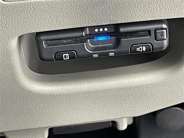 キャスト スタイルＧ　ターボ　ＶＳ　ＳＡＩＩＩ　純正８インチナビ　アラウンドビューモニター　シートヒーター　ＥＴＣ２．０　純正ドラレコ　アイドリングストップ　オートハイビーム　オートライト　純正アルミホイール　ＨＤＭＩ入力　純正フロアマット　禁煙車（6枚目）