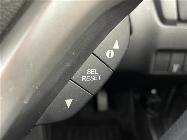 フィットハイブリッド Ｆパッケージ　純正ナビ　バックカメラ　ＥＴＣ　前後ドラレコ　フルセグＴＶ　ＨＩＤヘッドライト　ライトリベライザー　ＵＳＢ入力端子　プッシュスタートボタン　スマートキー　ステアリングスイッチ　横滑り防止装置　禁煙車（11枚目）