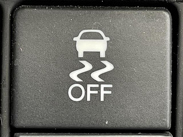 フィットハイブリッド Ｆパッケージ　純正ナビ　バックカメラ　ＥＴＣ　前後ドラレコ　フルセグＴＶ　ＨＩＤヘッドライト　ライトリベライザー　ＵＳＢ入力端子　プッシュスタートボタン　スマートキー　ステアリングスイッチ　横滑り防止装置　禁煙車（12枚目）