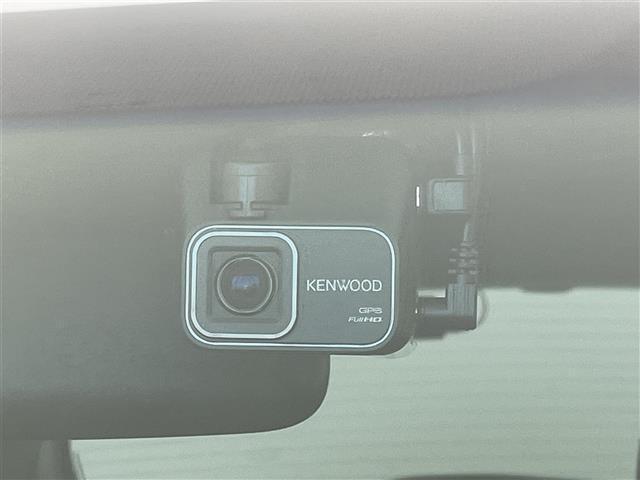 フィットハイブリッド Ｆパッケージ　純正ナビ　バックカメラ　ＥＴＣ　前後ドラレコ　フルセグＴＶ　ＨＩＤヘッドライト　ライトリベライザー　ＵＳＢ入力端子　プッシュスタートボタン　スマートキー　ステアリングスイッチ　横滑り防止装置　禁煙車（28枚目）