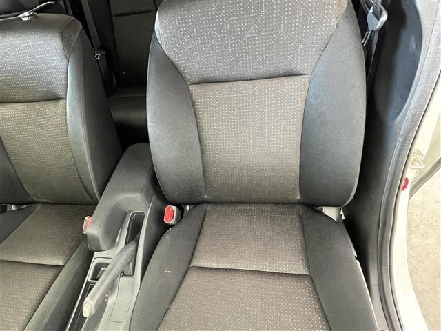 フィットハイブリッド Ｆパッケージ　純正ナビ　バックカメラ　ＥＴＣ　前後ドラレコ　フルセグＴＶ　ＨＩＤヘッドライト　ライトリベライザー　ＵＳＢ入力端子　プッシュスタートボタン　スマートキー　ステアリングスイッチ　横滑り防止装置　禁煙車（35枚目）