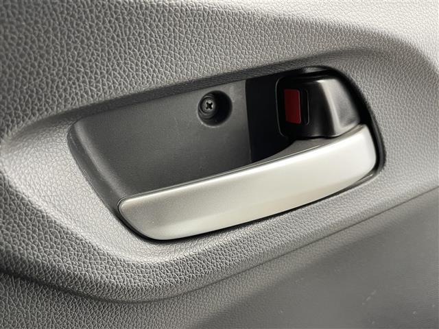 フィットハイブリッド Ｆパッケージ　純正ナビ　バックカメラ　ＥＴＣ　前後ドラレコ　フルセグＴＶ　ＨＩＤヘッドライト　ライトリベライザー　ＵＳＢ入力端子　プッシュスタートボタン　スマートキー　ステアリングスイッチ　横滑り防止装置　禁煙車（41枚目）