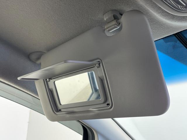 フィットハイブリッド Ｆパッケージ　純正ナビ　バックカメラ　ＥＴＣ　前後ドラレコ　フルセグＴＶ　ＨＩＤヘッドライト　ライトリベライザー　ＵＳＢ入力端子　プッシュスタートボタン　スマートキー　ステアリングスイッチ　横滑り防止装置　禁煙車（46枚目）