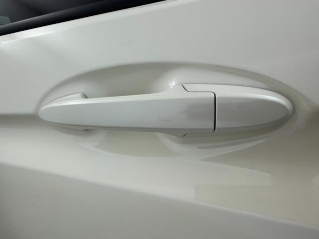 フィットハイブリッド Ｆパッケージ　純正ナビ　バックカメラ　ＥＴＣ　前後ドラレコ　フルセグＴＶ　ＨＩＤヘッドライト　ライトリベライザー　ＵＳＢ入力端子　プッシュスタートボタン　スマートキー　ステアリングスイッチ　横滑り防止装置　禁煙車（60枚目）