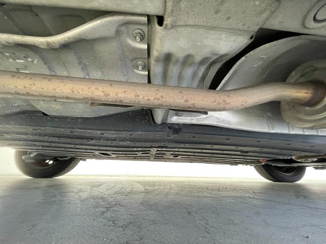 フィットハイブリッド Ｆパッケージ　純正ナビ　バックカメラ　ＥＴＣ　前後ドラレコ　フルセグＴＶ　ＨＩＤヘッドライト　ライトリベライザー　ＵＳＢ入力端子　プッシュスタートボタン　スマートキー　ステアリングスイッチ　横滑り防止装置　禁煙車（75枚目）