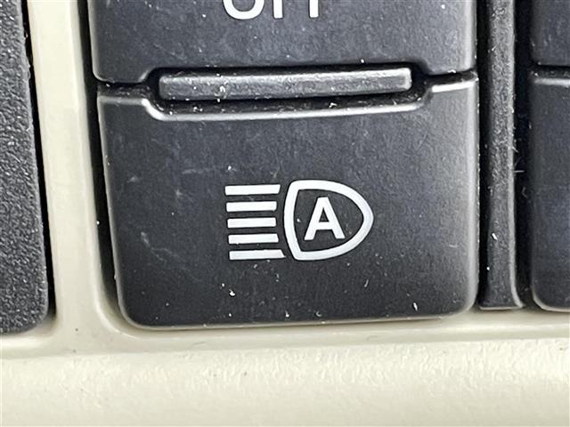 ムーヴキャンバス Ｇメイクアップ　ＳＡＩＩＩ　禁煙車　純正８インチナビ　全方位カメラ　衝突軽減システム　両側パワースライドドア　オートマチックハイビーム　ステアリングスイッチ　ＨＤＭＩ　オートエアコン　オートライト　ＬＥＤライト　スマートキー（8枚目）