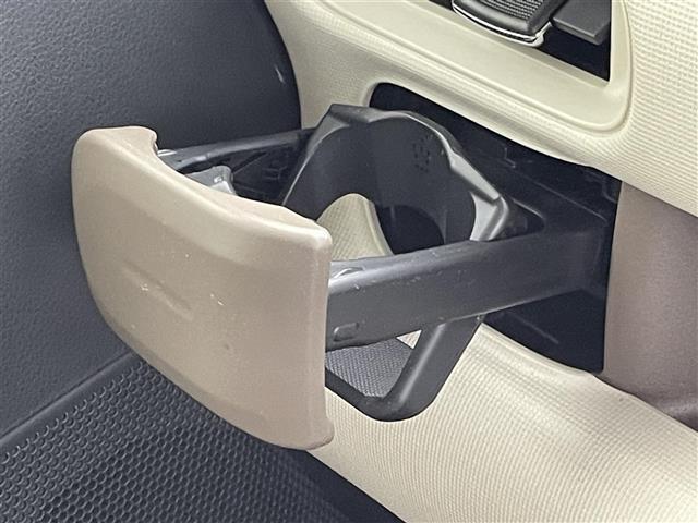 ムーヴキャンバス Ｇメイクアップ　ＳＡＩＩＩ　禁煙車　純正８インチナビ　全方位カメラ　衝突軽減システム　両側パワースライドドア　オートマチックハイビーム　ステアリングスイッチ　ＨＤＭＩ　オートエアコン　オートライト　ＬＥＤライト　スマートキー（21枚目）